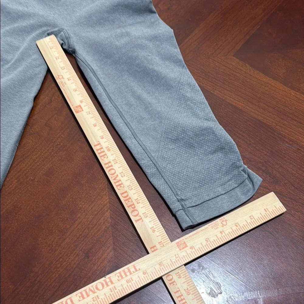 Lululemon Athletica Gray Leggings Soft knit awakening crop Taryn Toomey collect